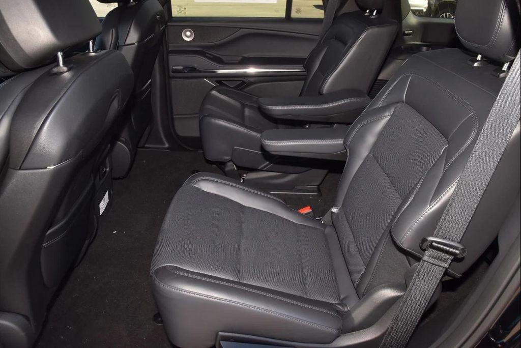 new 2025 Lincoln Navigator car, priced at $101,846