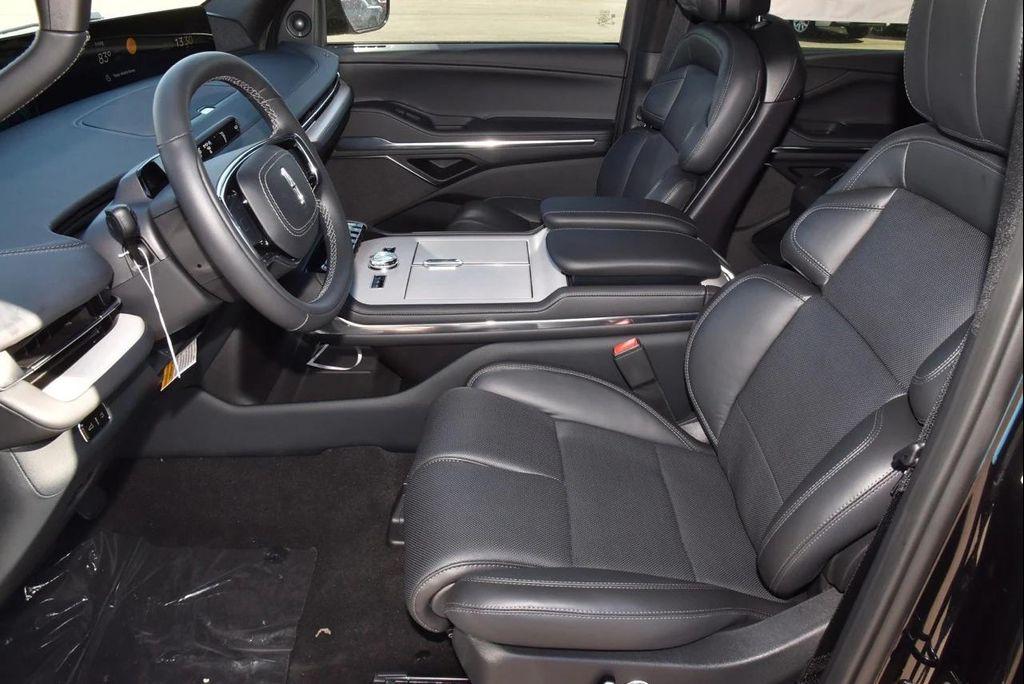 new 2025 Lincoln Navigator car, priced at $101,846