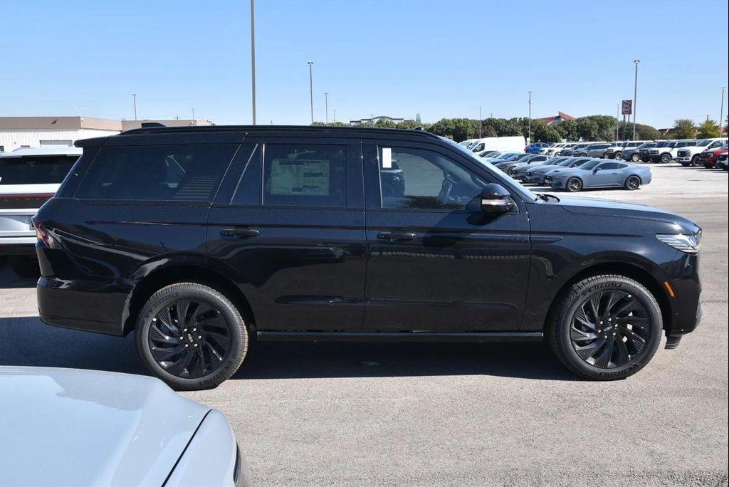 new 2025 Lincoln Navigator car, priced at $101,846
