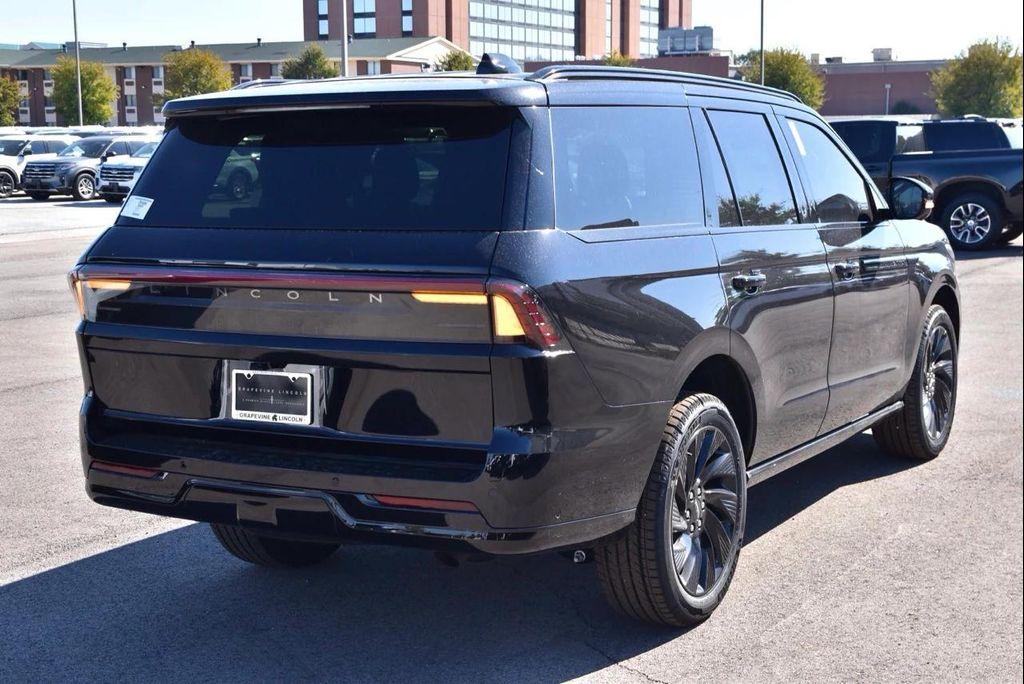 new 2025 Lincoln Navigator car, priced at $101,846