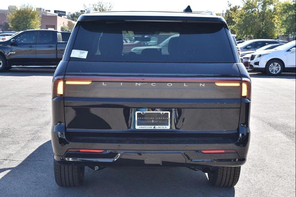 new 2025 Lincoln Navigator car, priced at $101,846