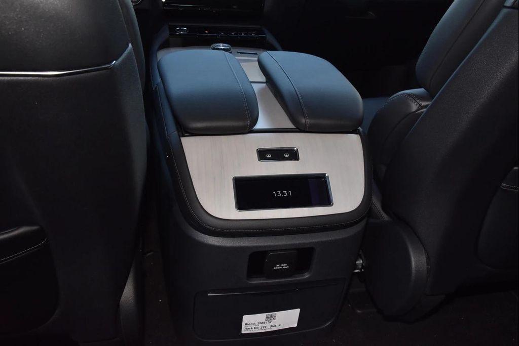 new 2025 Lincoln Navigator car, priced at $101,846