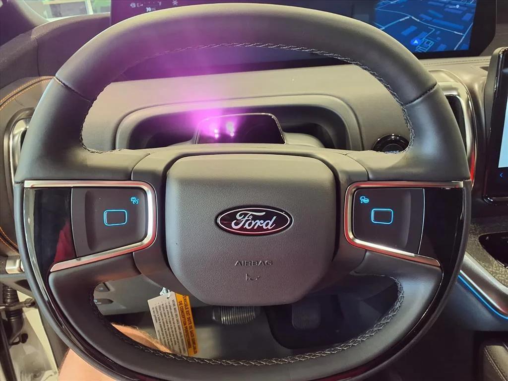 new 2025 Ford Expedition car, priced at $85,035