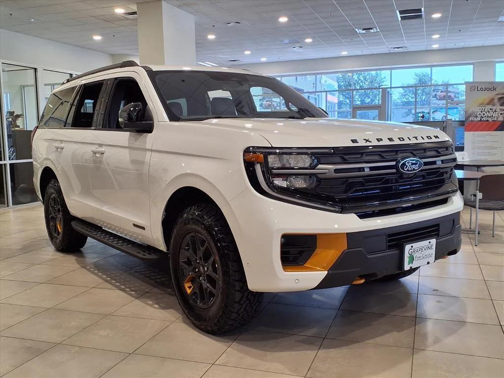 new 2025 Ford Expedition car, priced at $85,035