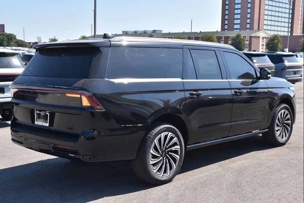new 2025 Lincoln Navigator car, priced at $122,835