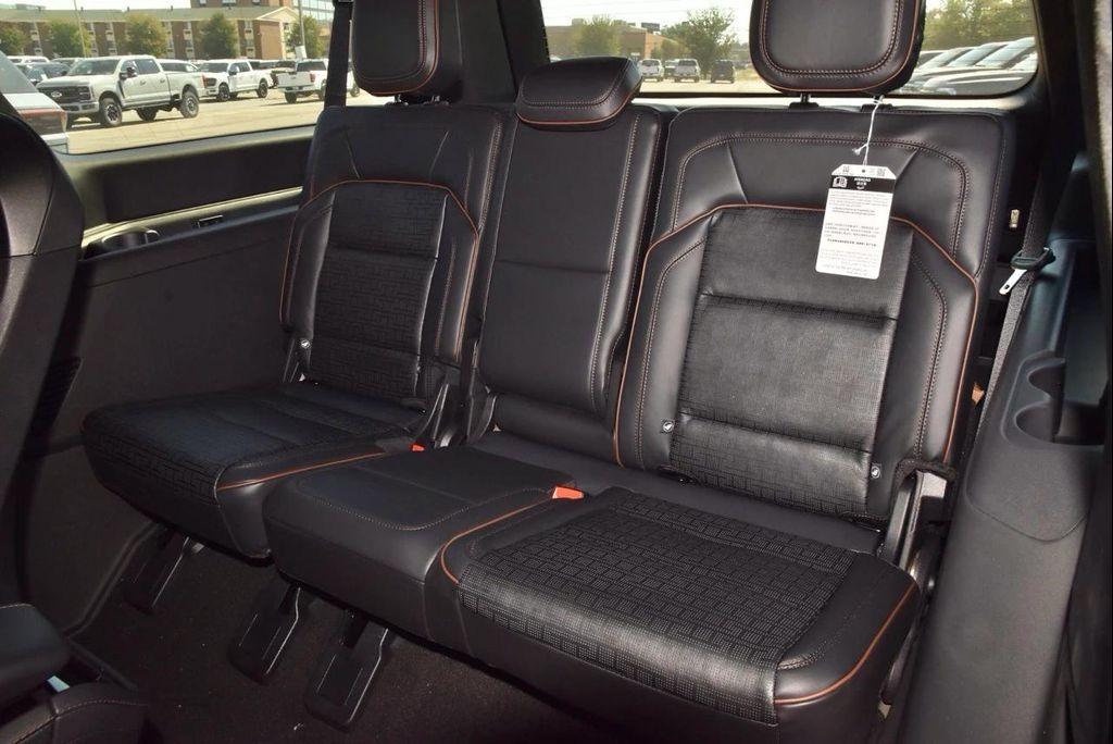 new 2025 Lincoln Navigator car, priced at $122,835