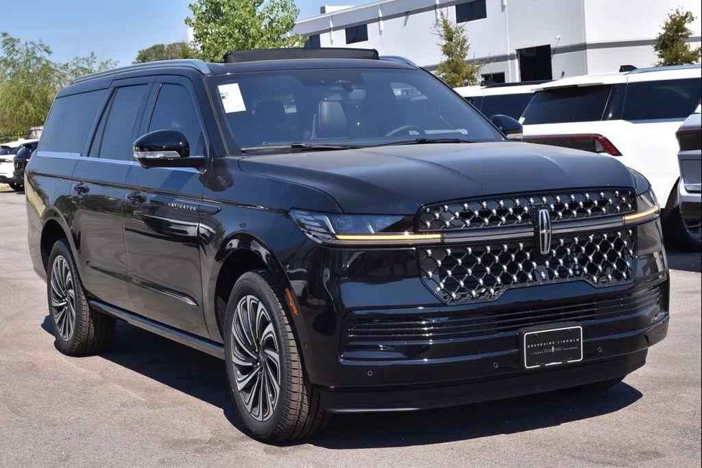new 2025 Lincoln Navigator car, priced at $122,835