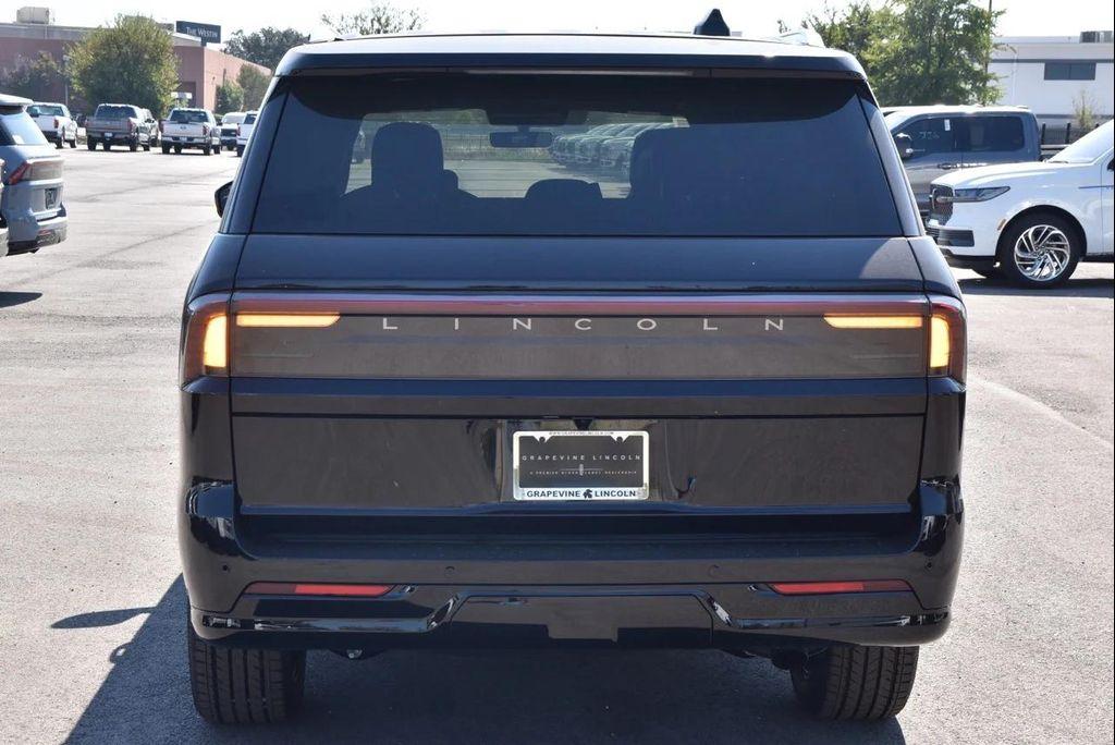 new 2025 Lincoln Navigator car, priced at $122,835