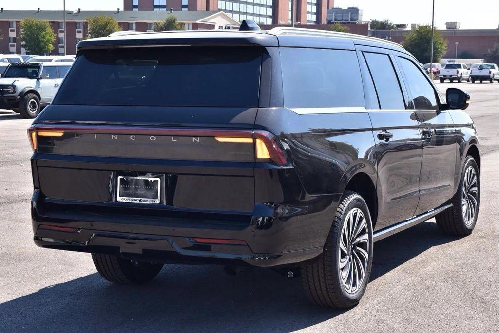 new 2025 Lincoln Navigator car, priced at $122,835