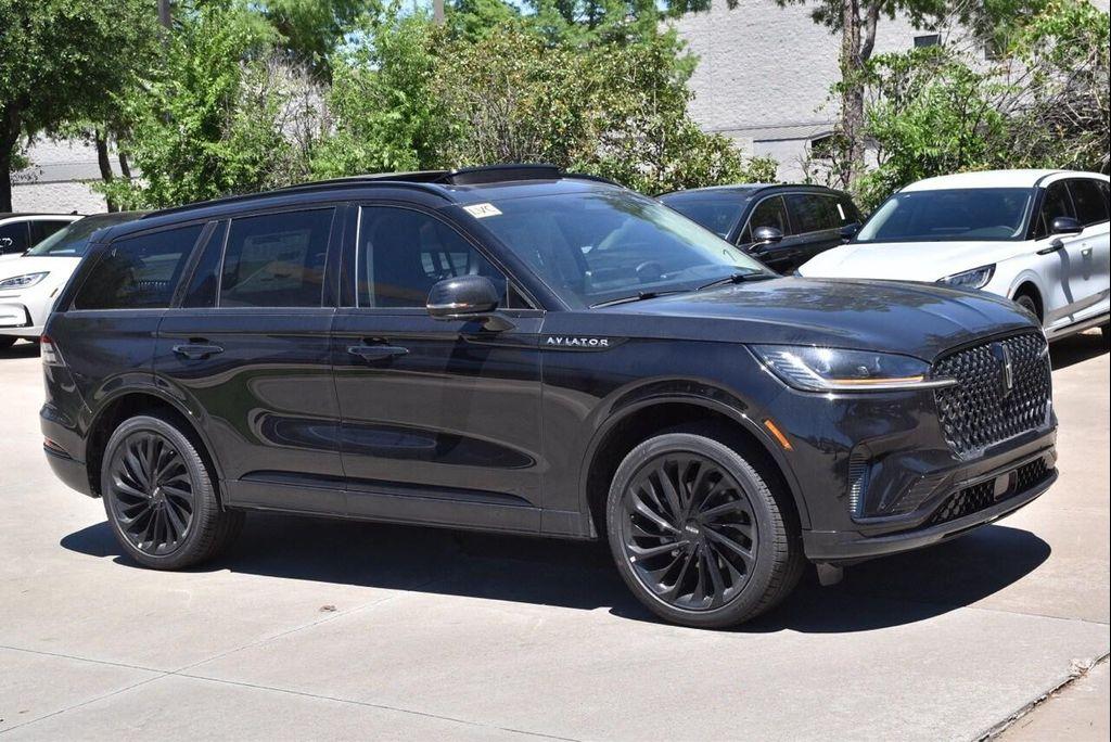 new 2025 Lincoln Aviator car, priced at $76,627