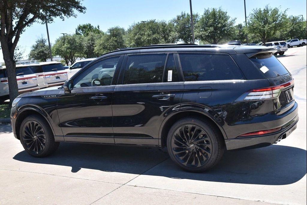 new 2025 Lincoln Aviator car, priced at $76,627
