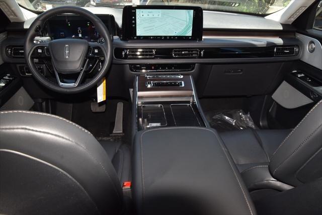 new 2025 Lincoln Aviator car, priced at $72,636