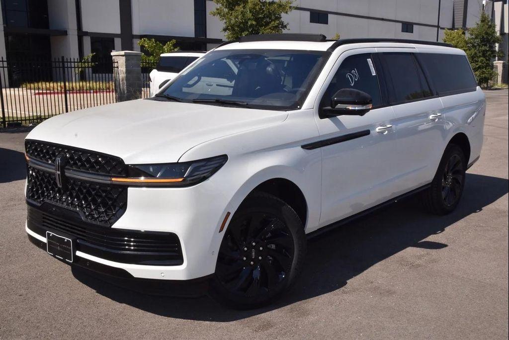 new 2025 Lincoln Navigator car, priced at $106,008