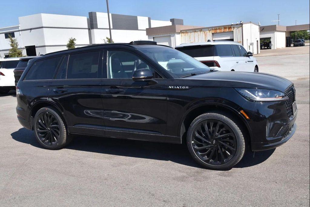 new 2025 Lincoln Aviator car, priced at $81,390