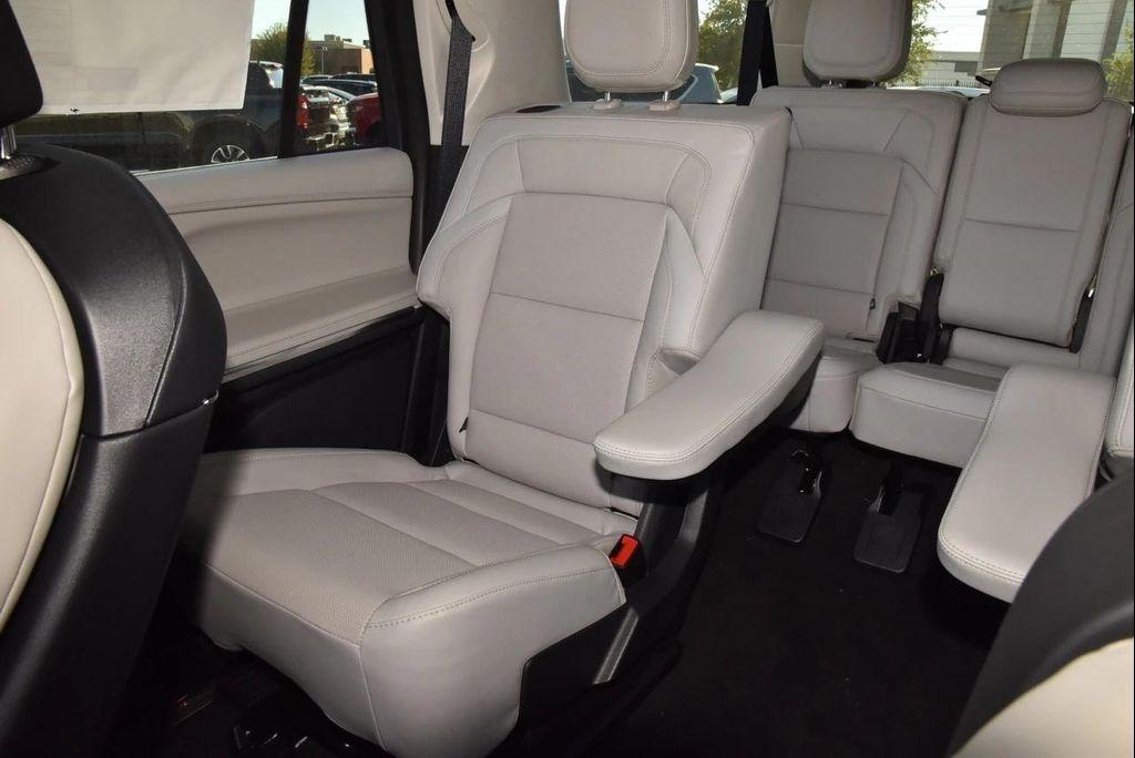 new 2025 Lincoln Navigator car, priced at $102,797