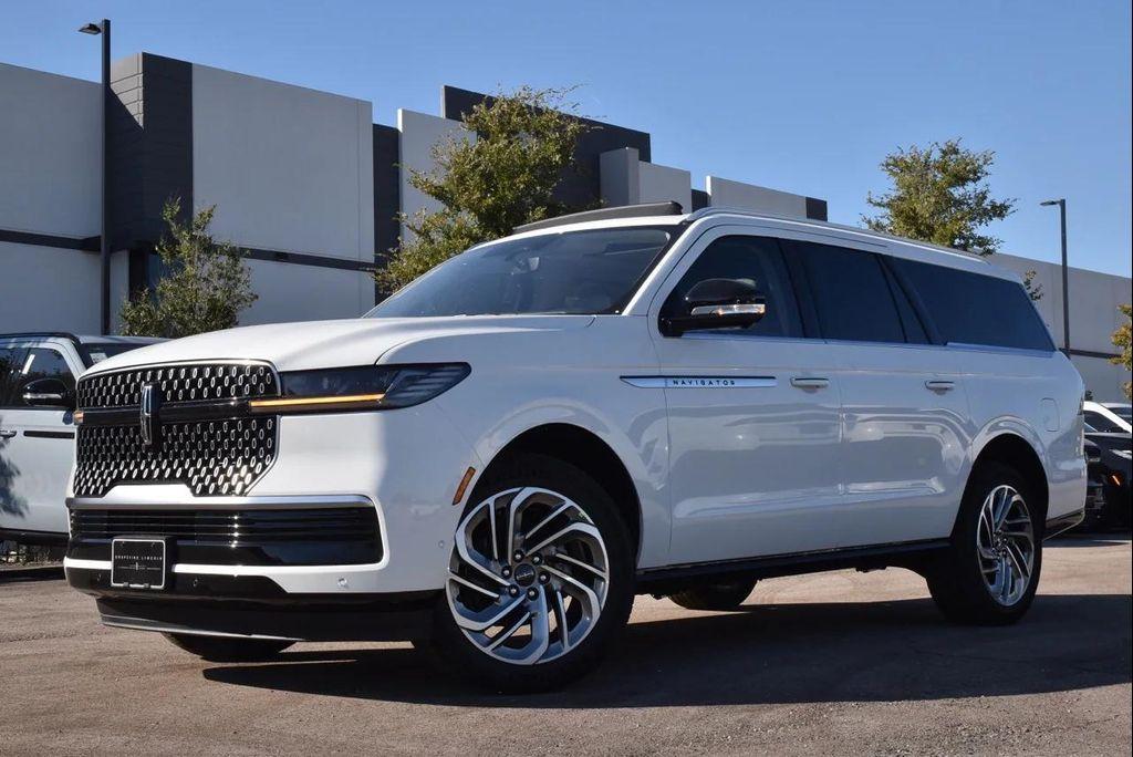 new 2025 Lincoln Navigator car, priced at $102,797