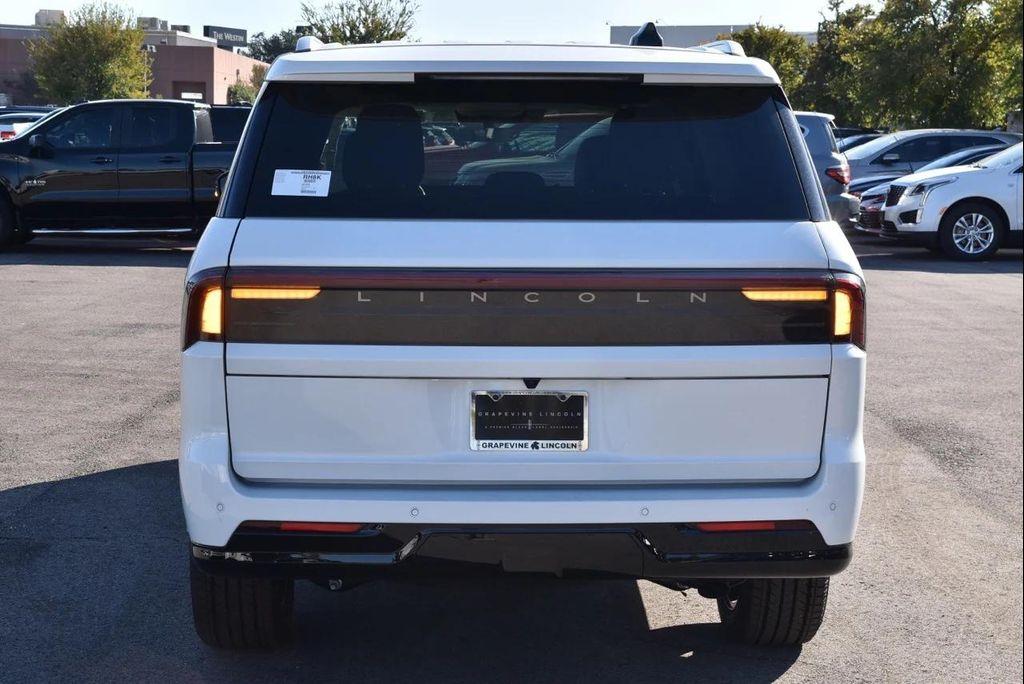 new 2025 Lincoln Navigator car, priced at $102,797