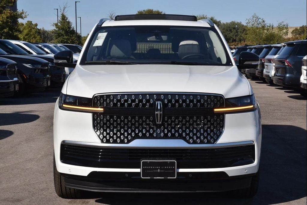 new 2025 Lincoln Navigator car, priced at $102,797