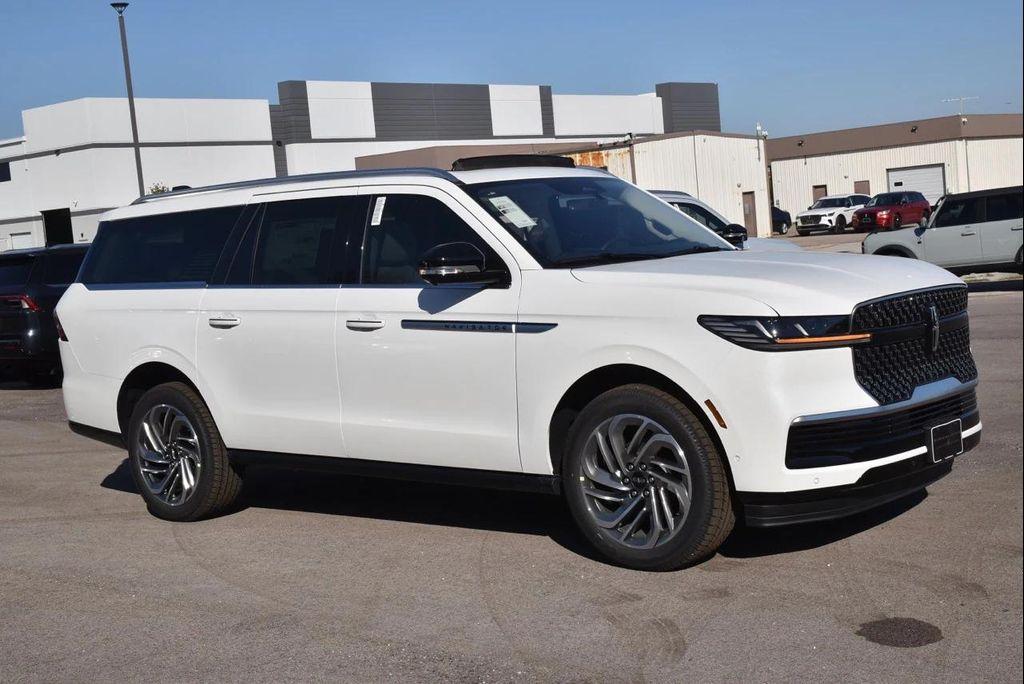 new 2025 Lincoln Navigator car, priced at $102,797