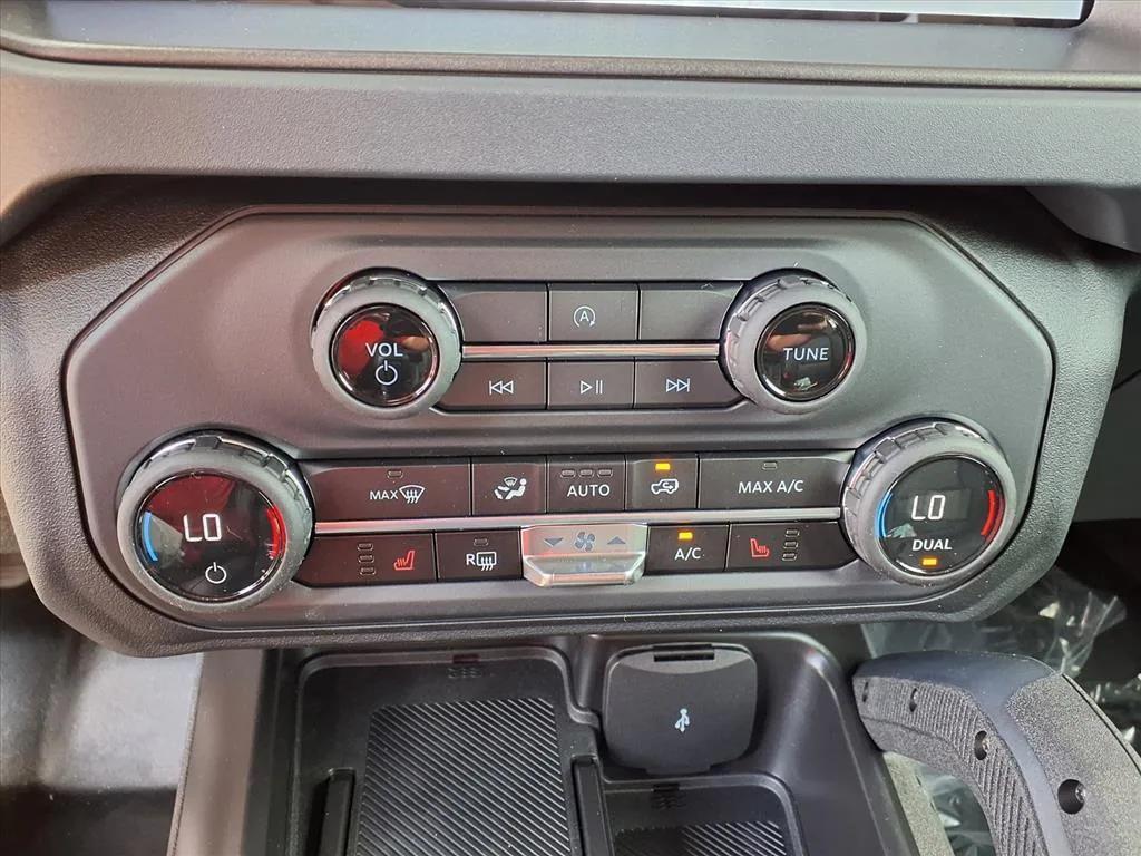 new 2025 Ford Bronco car, priced at $46,223