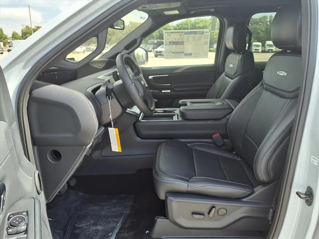 new 2025 Ford Expedition car, priced at $78,142