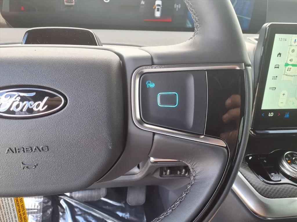 new 2025 Ford Expedition car, priced at $78,142