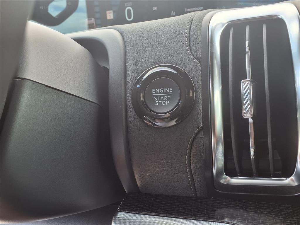 new 2025 Ford Expedition car, priced at $78,142