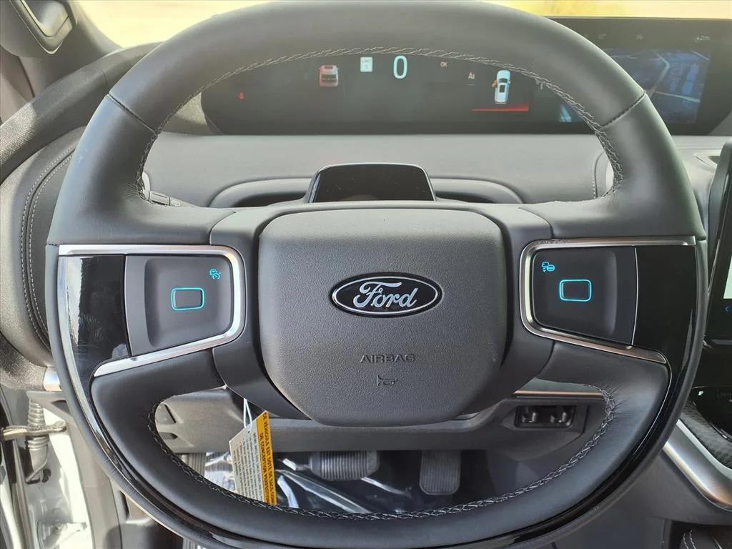 new 2025 Ford Expedition car, priced at $78,142