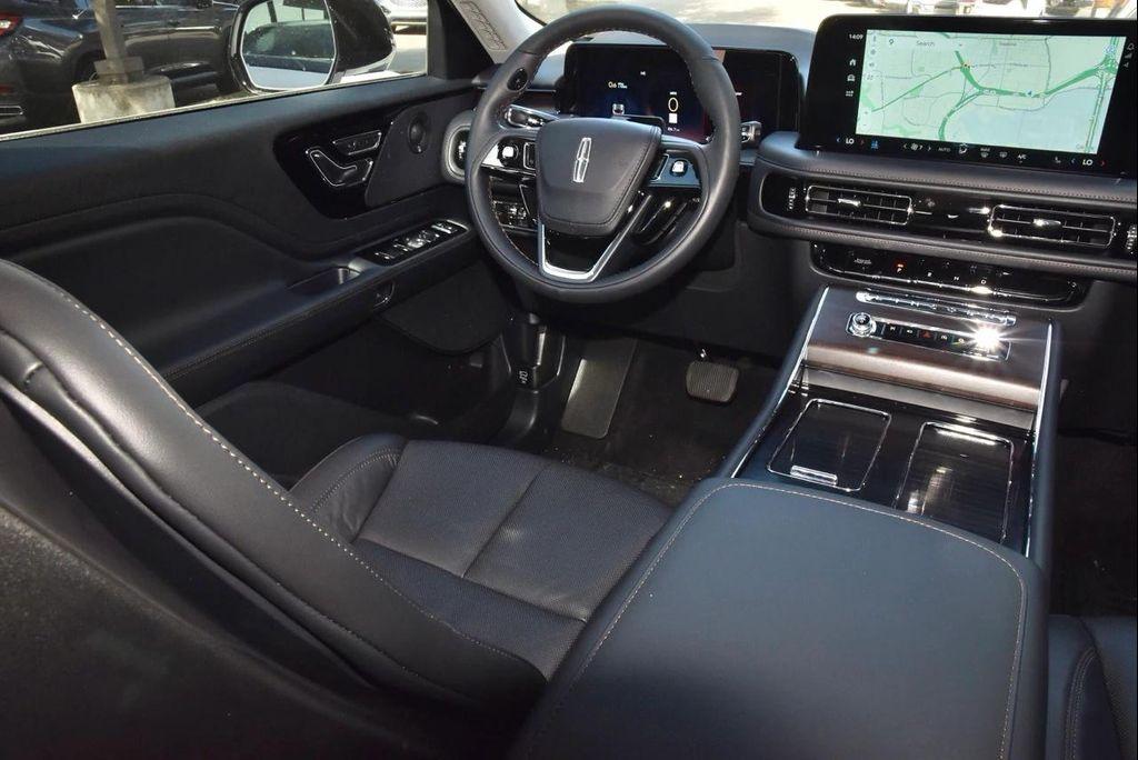 new 2025 Lincoln Aviator car, priced at $74,347