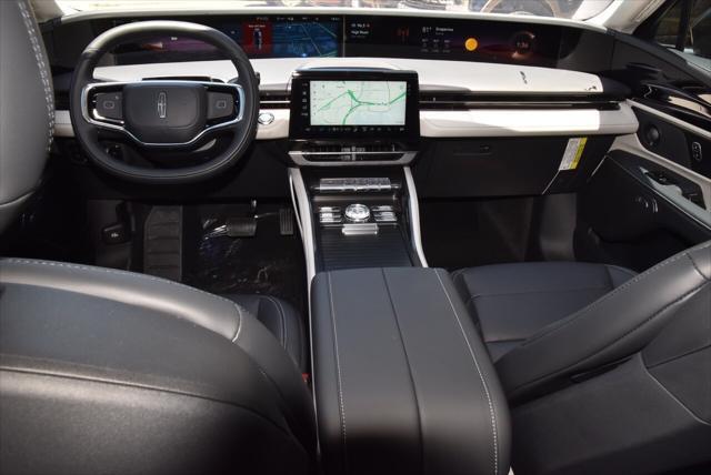 new 2025 Lincoln Nautilus car, priced at $55,678