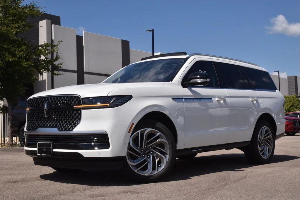 new 2025 Lincoln Navigator car, priced at $99,058