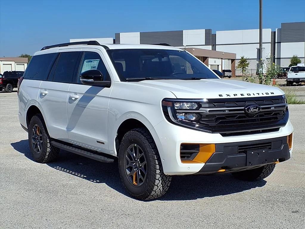 new 2025 Ford Expedition car, priced at $84,940
