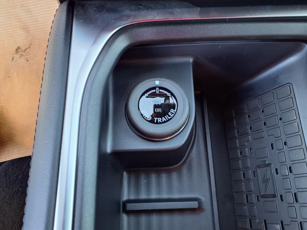 new 2025 Ford Expedition car, priced at $84,940