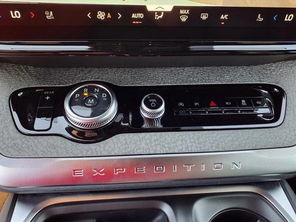 new 2025 Ford Expedition car, priced at $84,940