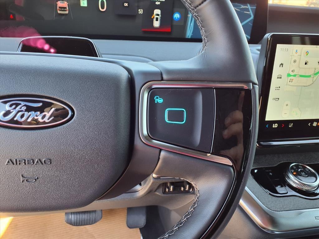 new 2025 Ford Expedition car, priced at $84,940