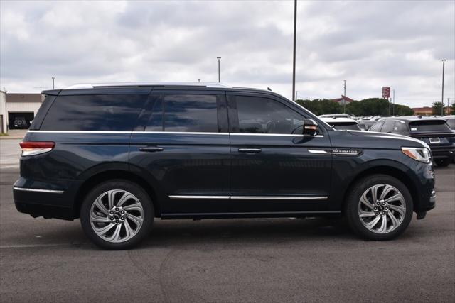 new 2024 Lincoln Navigator car, priced at $98,653