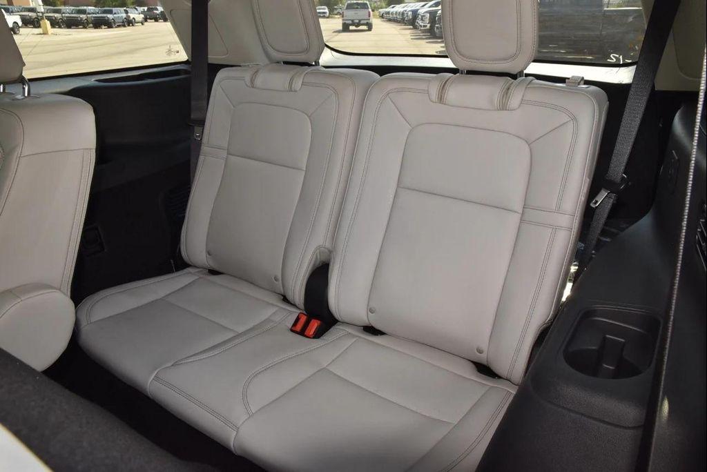 new 2025 Lincoln Aviator car, priced at $76,282