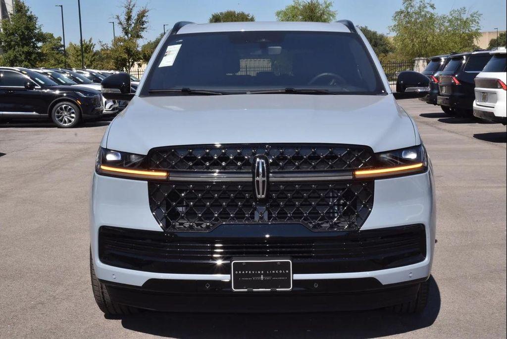 new 2025 Lincoln Navigator car, priced at $103,286