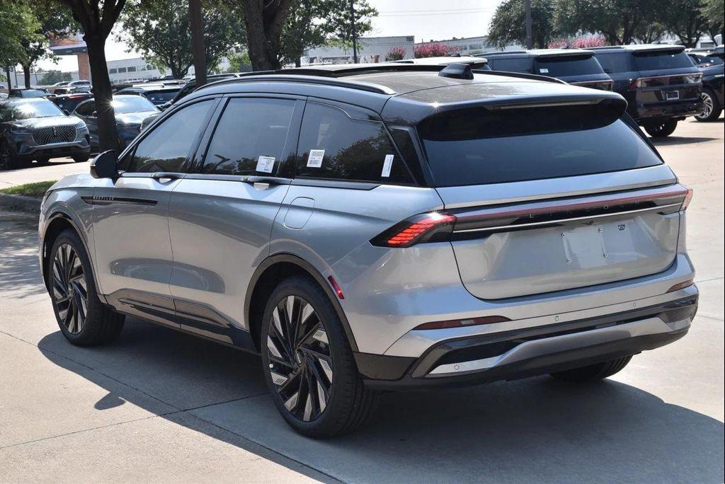 new 2025 Lincoln Nautilus car, priced at $62,117