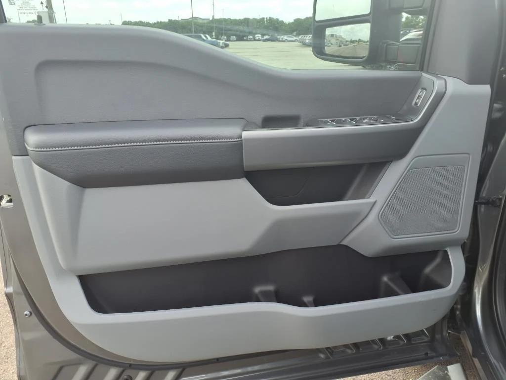 new 2025 Ford F-350 car, priced at $65,250