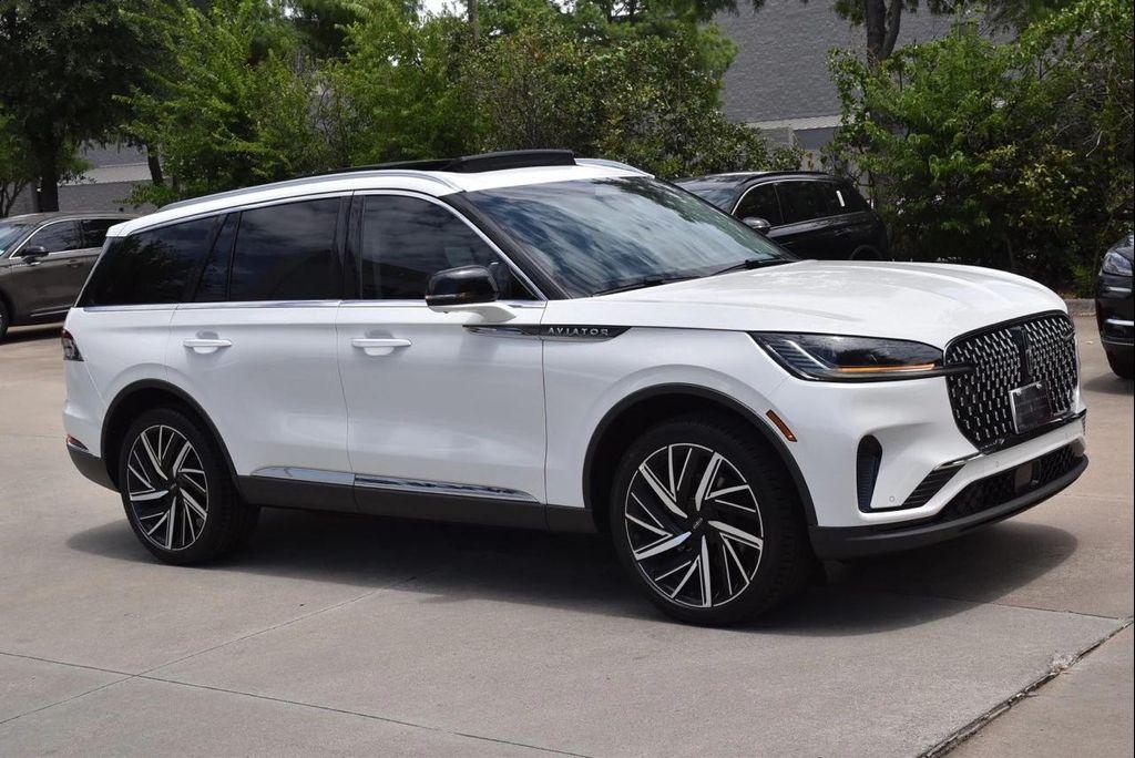 new 2025 Lincoln Aviator car, priced at $77,155