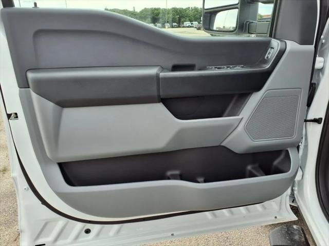new 2025 Ford F-250 car, priced at $52,057