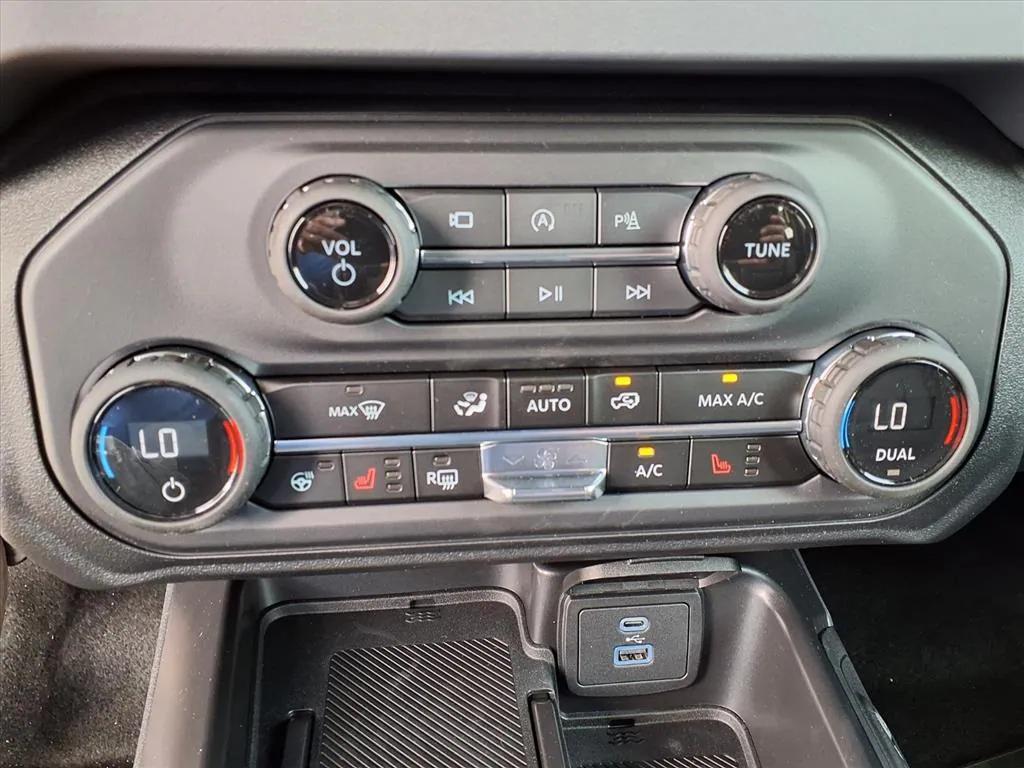 new 2025 Ford Bronco car, priced at $50,671