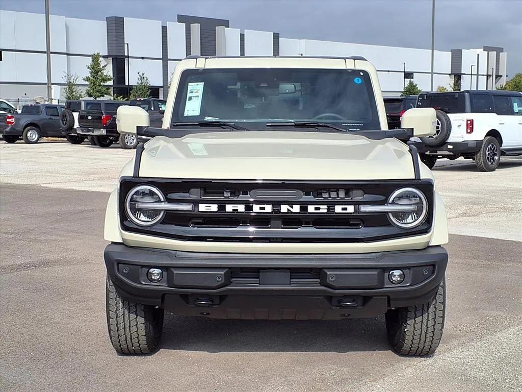 new 2025 Ford Bronco car, priced at $50,671