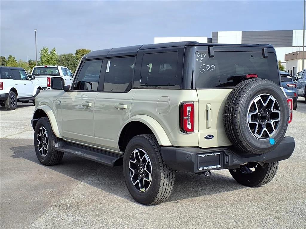new 2025 Ford Bronco car, priced at $50,671