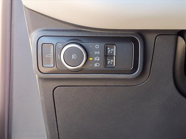new 2025 Ford Explorer car, priced at $39,588