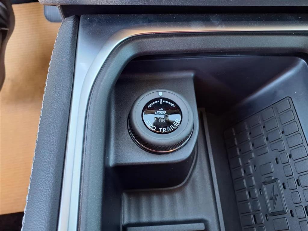 new 2025 Ford Expedition car, priced at $74,172