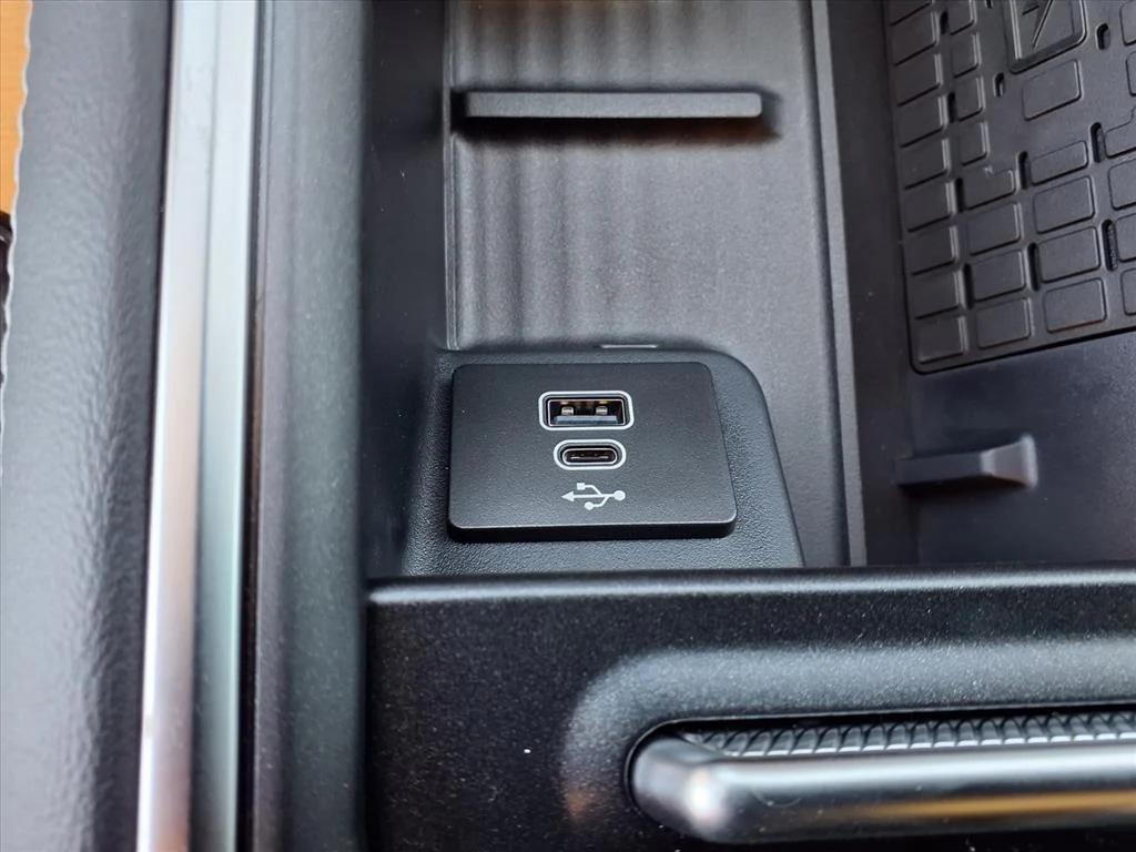 new 2025 Ford Expedition car, priced at $74,172