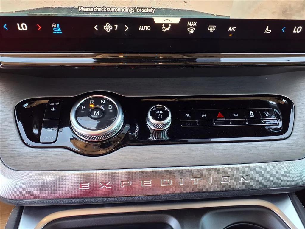 new 2025 Ford Expedition car, priced at $74,172