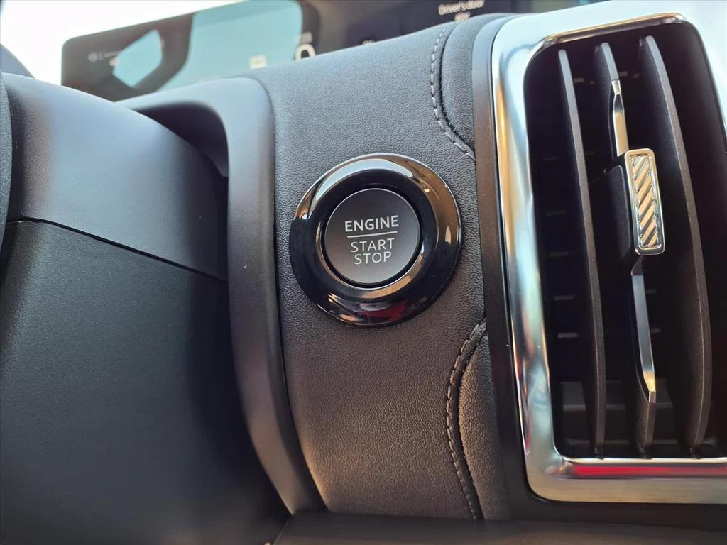 new 2025 Ford Expedition car, priced at $74,172